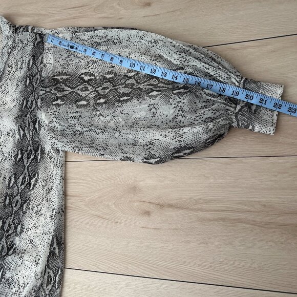 Mare Mare x Anthropologie Puff Sleeve Grey & White Python Print Sheer Blouse (L) - Picture 14 of 16